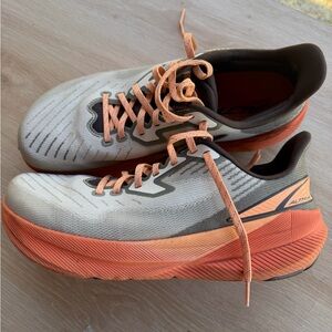 Altra Men's Running Sneakers - Light Gray with Coral/Orange Trim